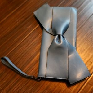 Wristlet bow bag